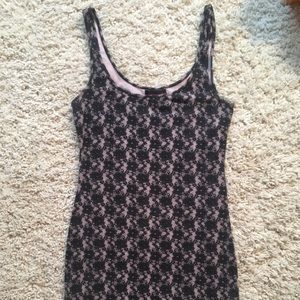Bodycon dress with lace-like print